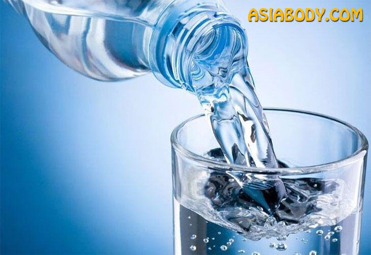 ارتباط نوشیدن آب با لاغری1 2